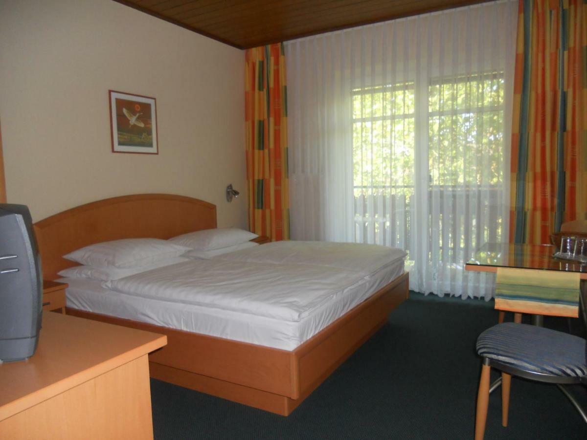 Gastehaus Moser Bed and Breakfast Podersdorf am See Exteriör bild