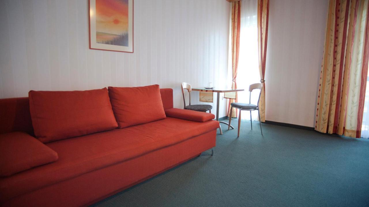 Gastehaus Moser Bed and Breakfast Podersdorf am See Exteriör bild
