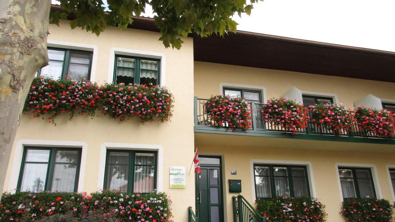 Gastehaus Moser Bed and Breakfast Podersdorf am See Exteriör bild